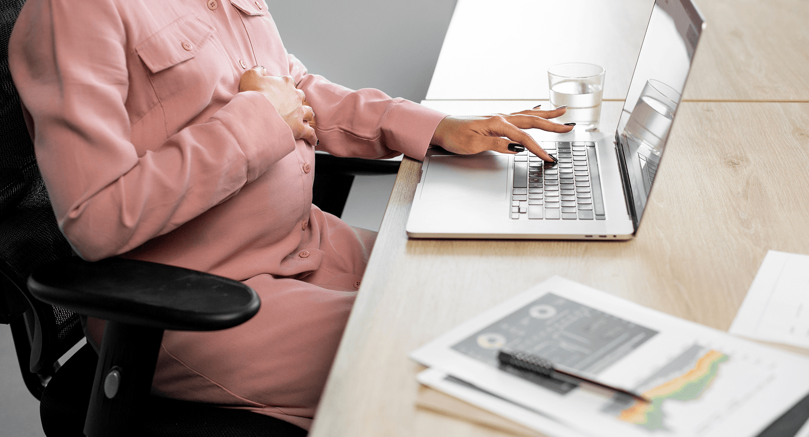 Laptop on desk with reliable power — placeholder
